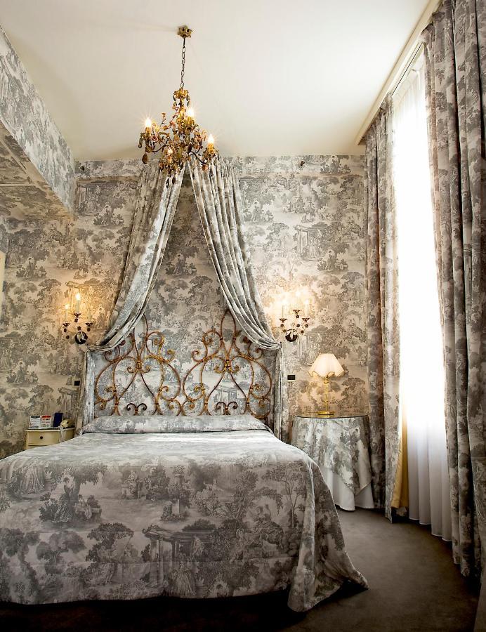 Junior Suite Canal View