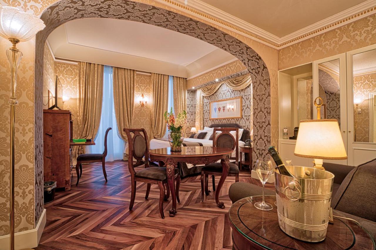 Junior Suite with Lagoon View and Balcony,966979348:JPEG