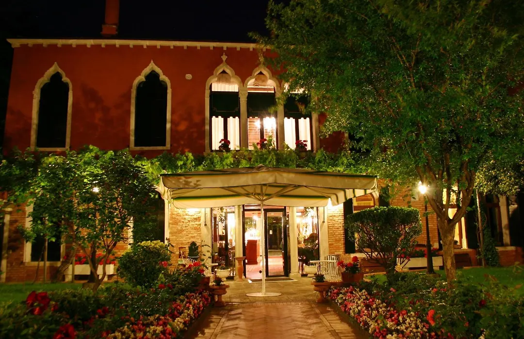 Pensione Accademia - Villa Maravege-1