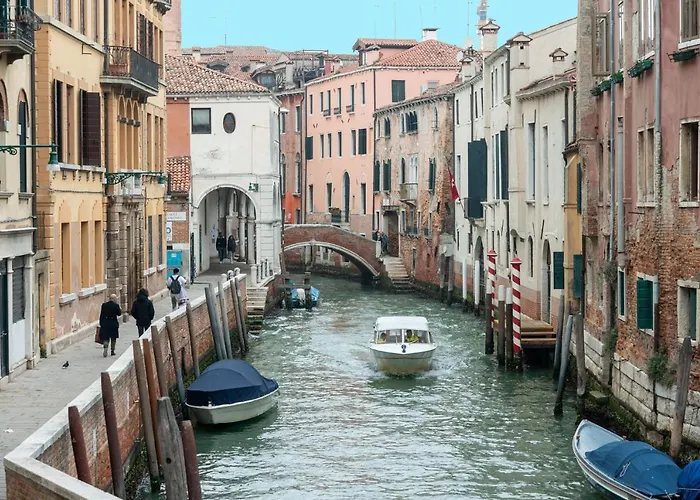Ca Regina Panada - Passion On The Canal